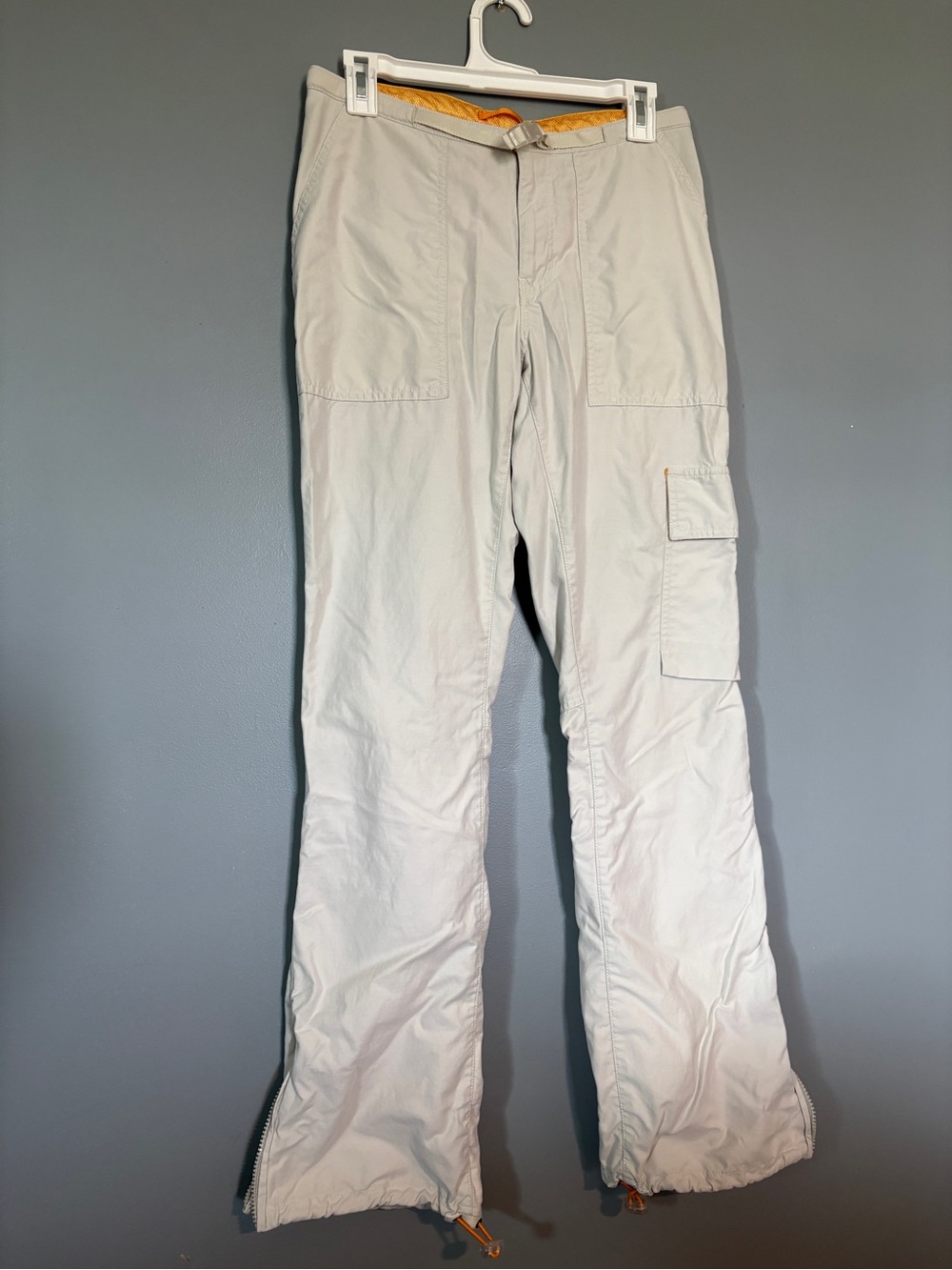 Abercrombie and Fitch khaki Women’s Cargo Pants | 4 | Fisherman Outdoor